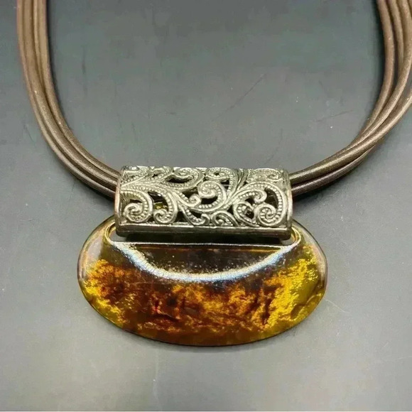 VGT Choker Necklace with Silver-tone & Topaz-Colored Pendant - Picture 2 of 9